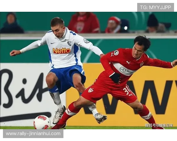 足球星水晶闪耀赛场见证团队荣耀与激情时刻